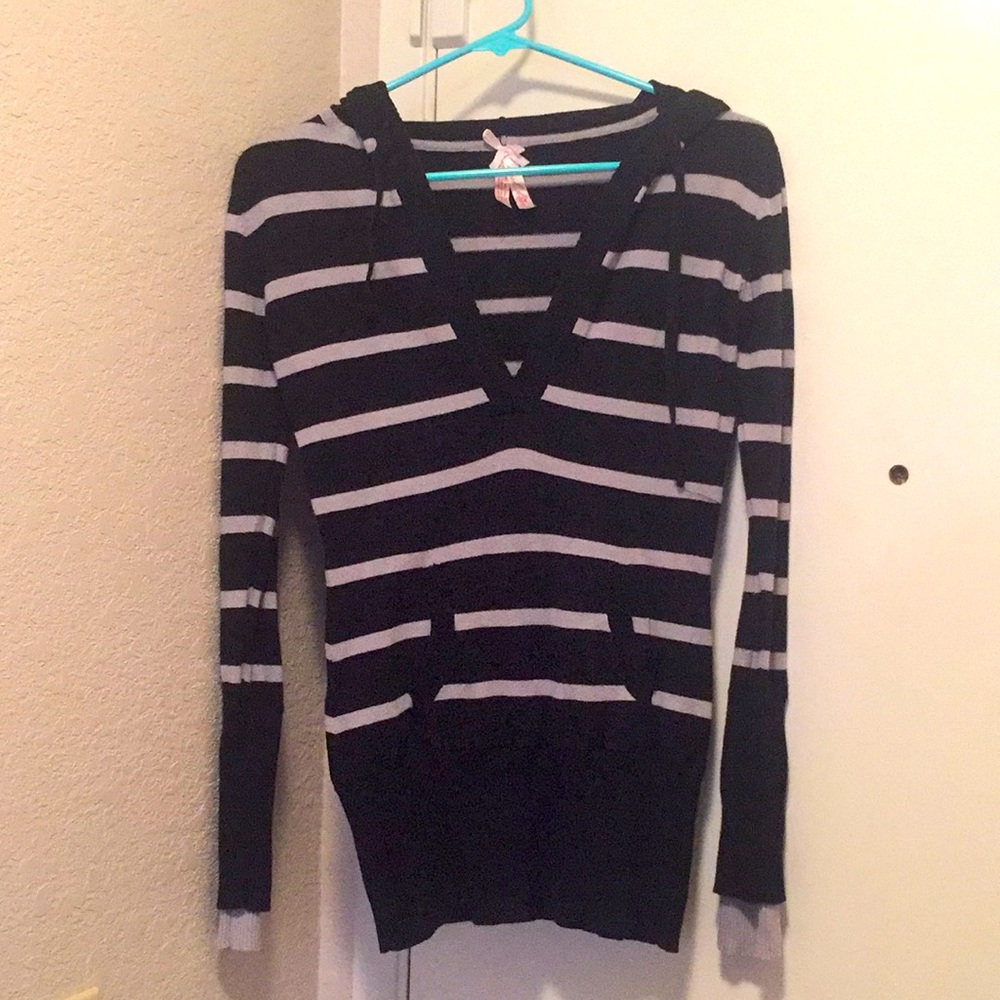 Slim fit striped hooded sweater